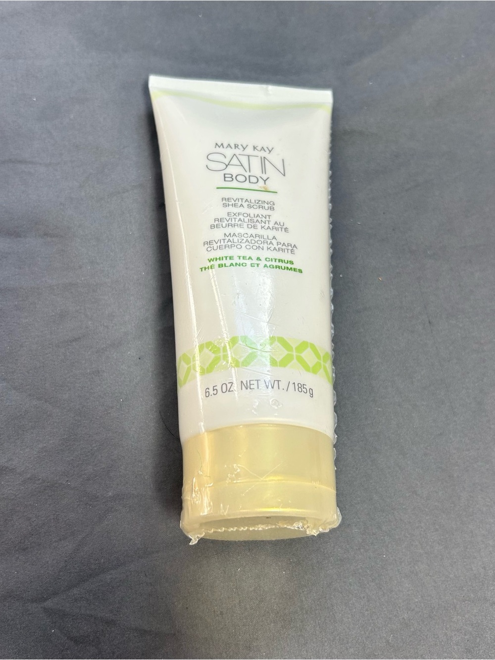 Mary Kay Satin Body Revitalizing Shea Scrub - Cream & Light Yellow